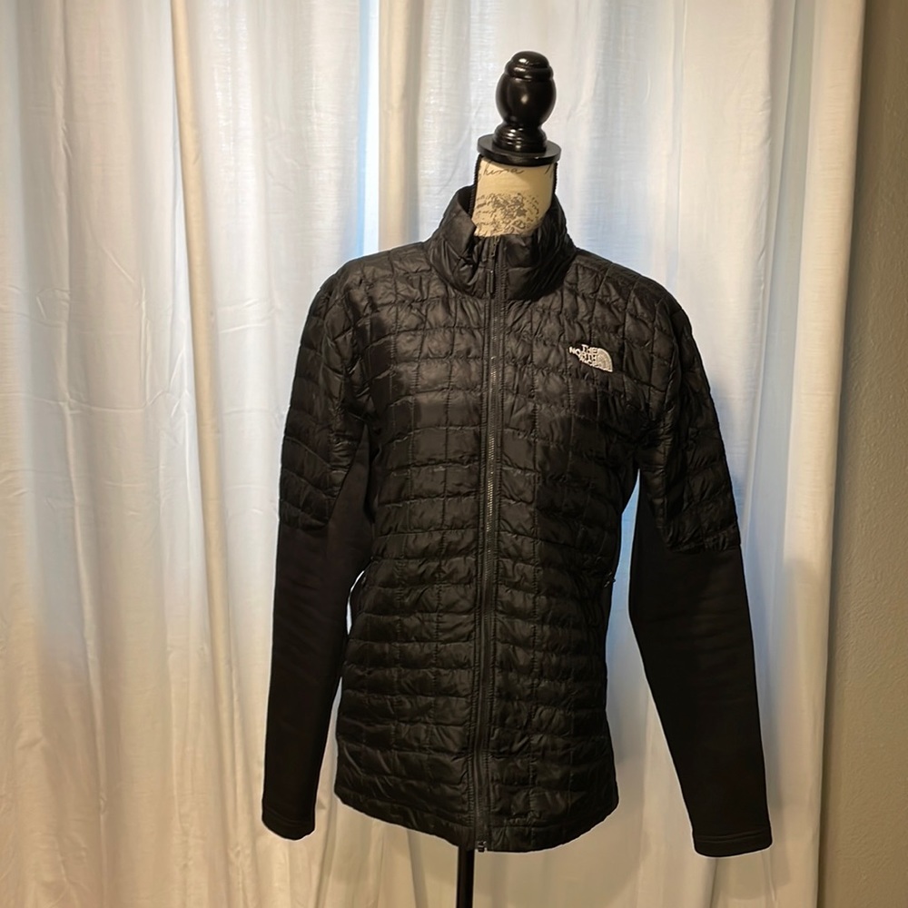 EUC Black puffer jacket, 🍂 autumn weather!!
